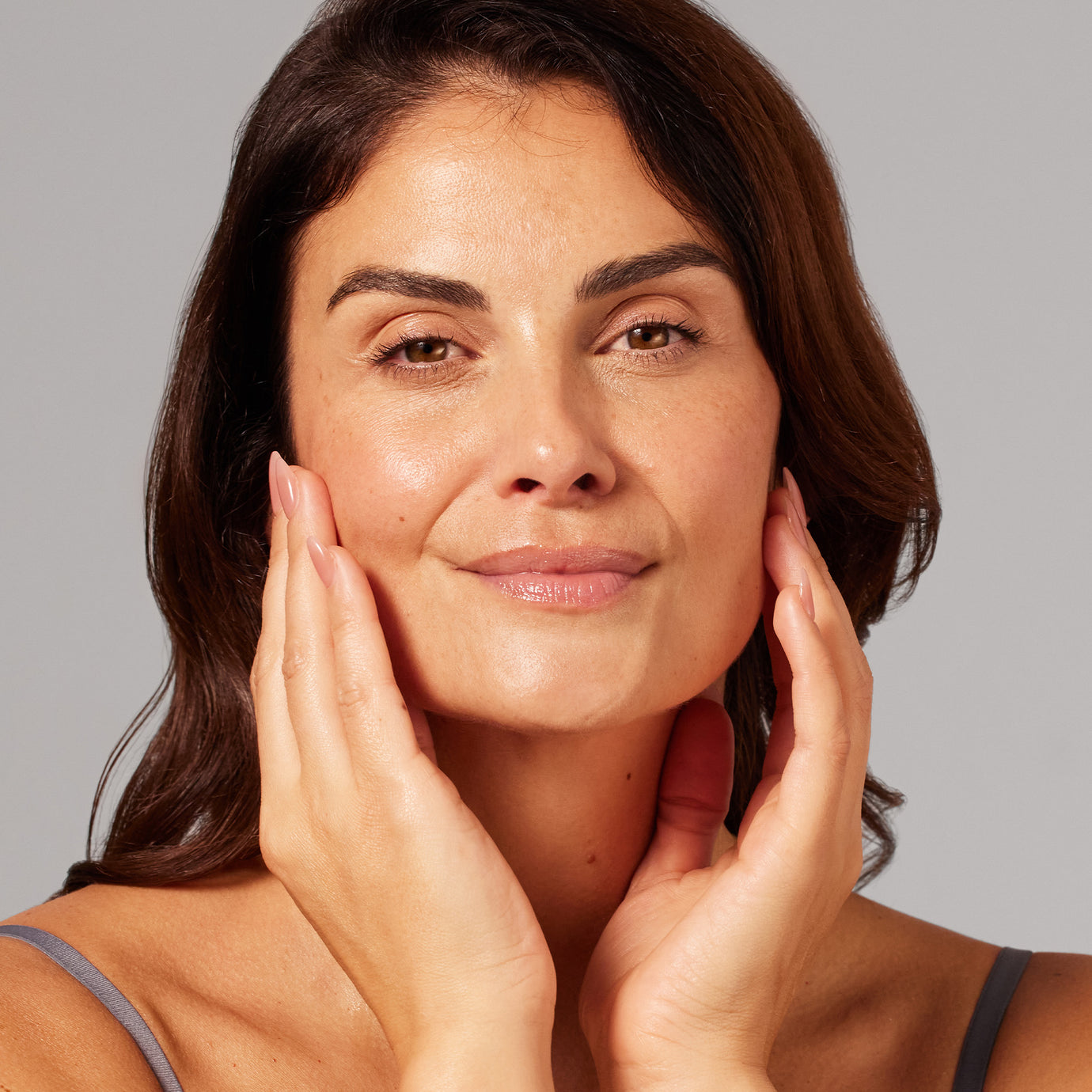 Peptide vs. Hyaluronsäure: Was ist der Unterschied & warum sie besser zusammen funktionieren